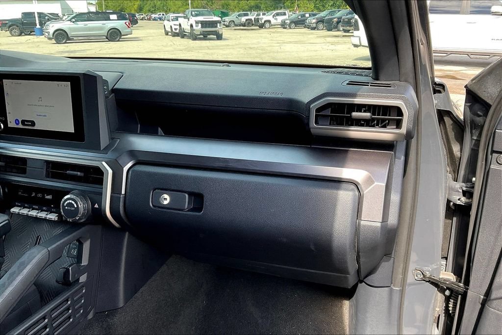 Used 2025 Toyota 4Runner SR5 AWD/4WD image 17