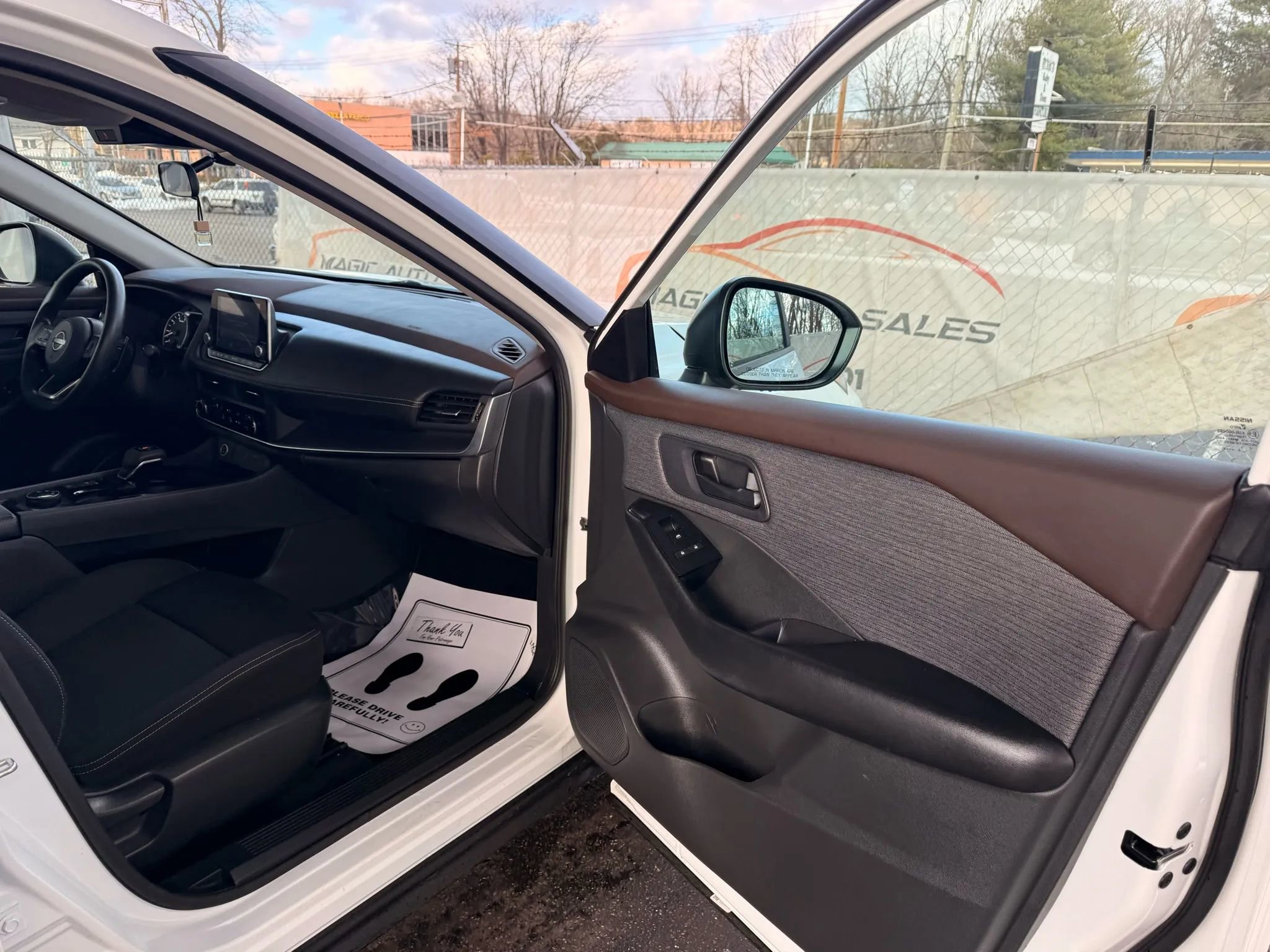 Used 2023 Nissan Rogue S AWD/4WD image 70