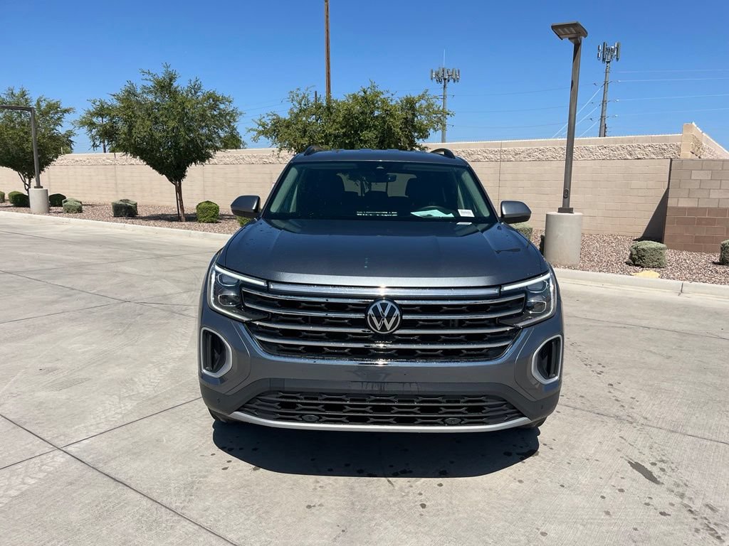 Used 2025 Volkswagen Atlas SE AWD/4WD image 3