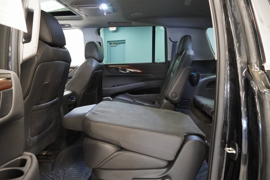 Used 2020 Cadillac Escalade ESV Luxury image 28