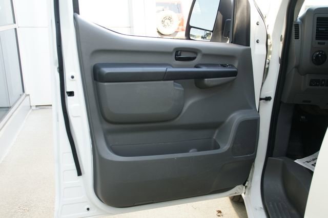 Used 2018 Nissan NV 2500 S image 9