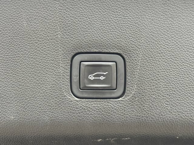 Used 2020 Chevrolet Traverse LT w/ LT Premium Package AWD/4WD image 14