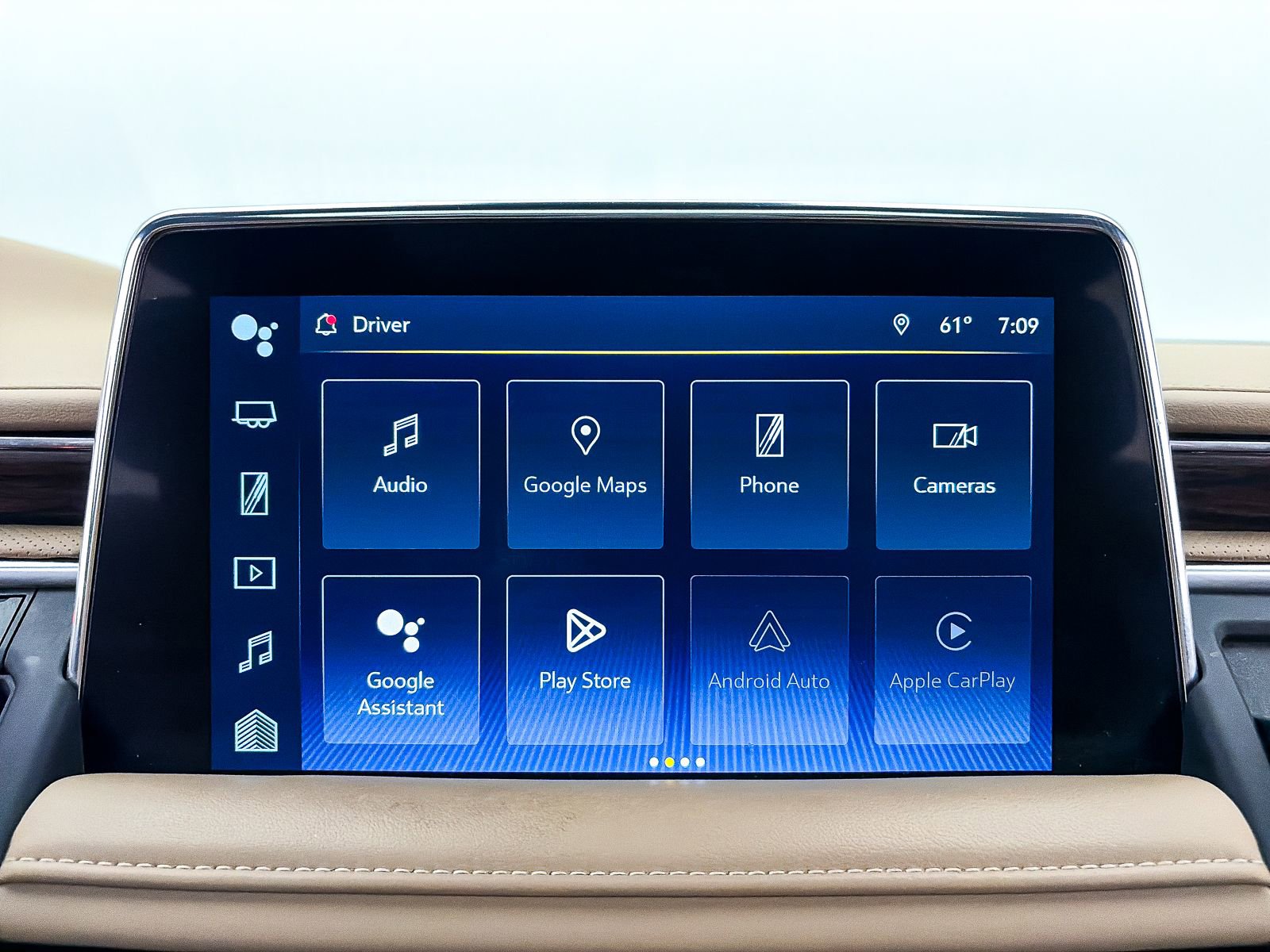 Used 2023 Chevrolet Suburban Premier w/ Premium Package image 30