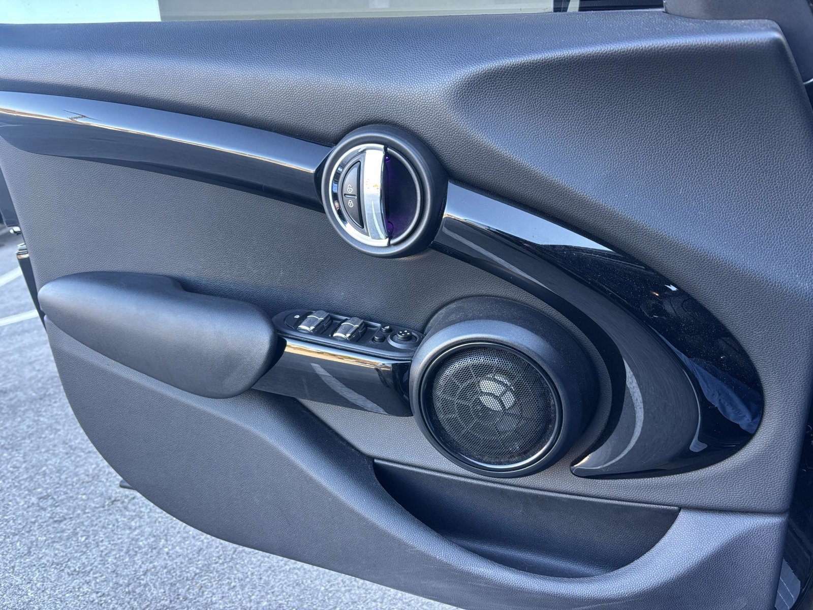 Used 2016 MINI Cooper S image 11