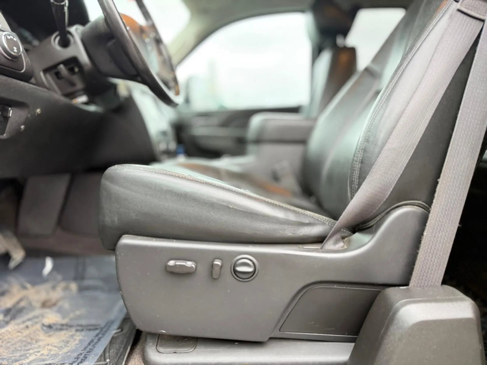 Used 2013 Chevrolet Silverado 2500 LTZ w/ LTZ Plus Package image 11