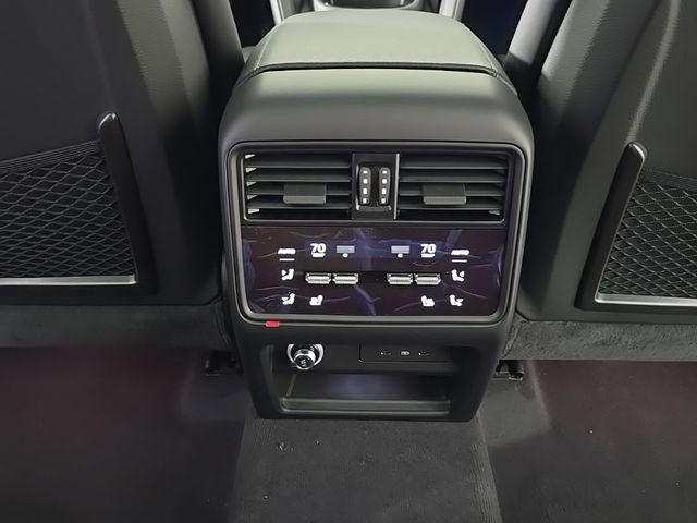 Certified 2025 Porsche Cayenne E-Hybrid Coupe image 26