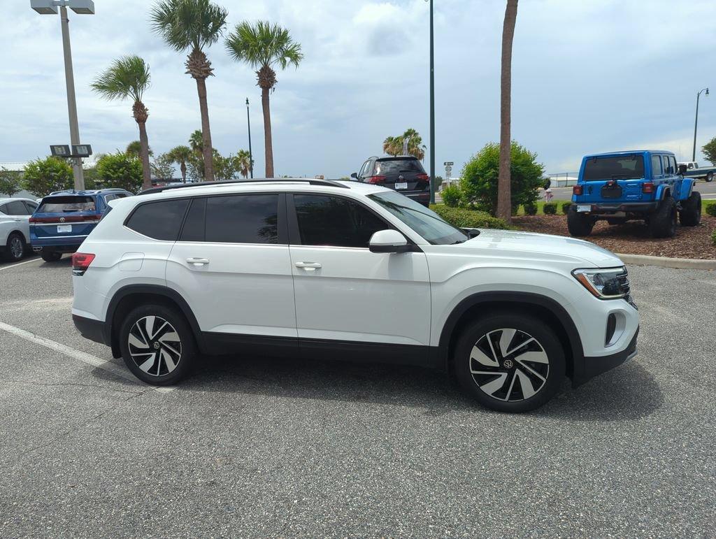 Used 2024 Volkswagen Atlas SE FWD image 2