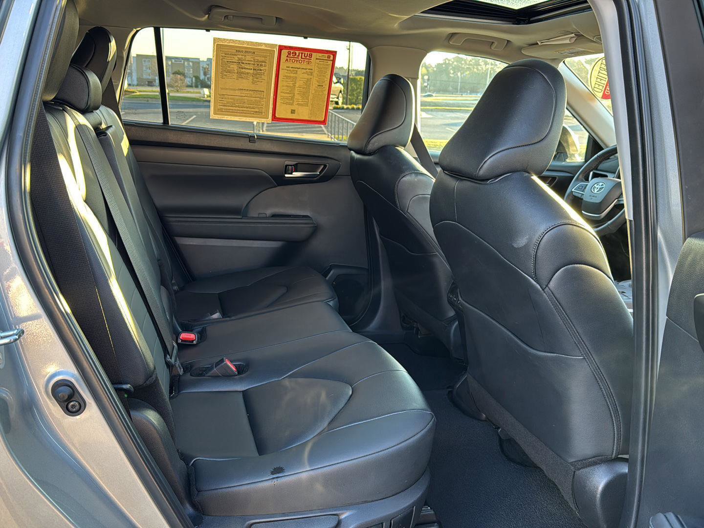 Certified 2025 Toyota Highlander XLE image 11