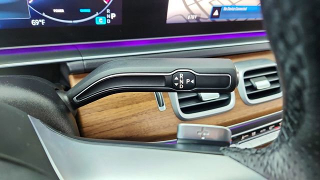 Used 2025 Mercedes-Benz GLS 450 4MATIC image 46