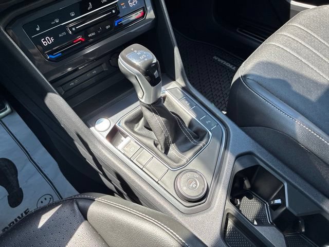 Used 2024 Volkswagen Tiguan SE R-Line AWD/4WD image 24