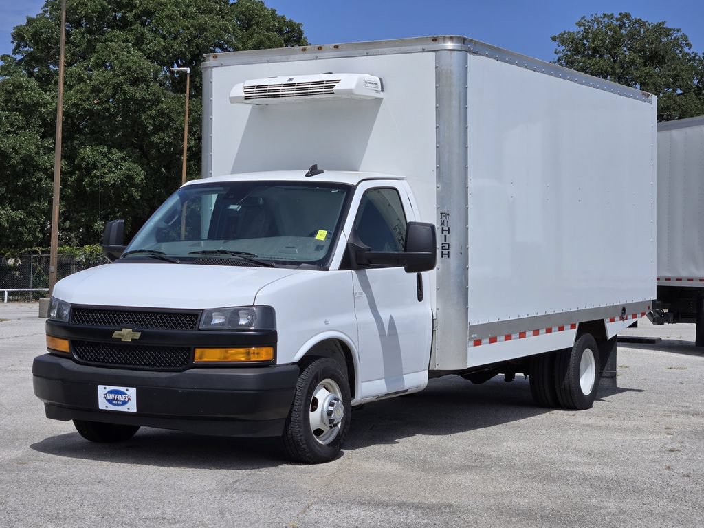 Used 2024 Chevrolet Express 3500 w/ Power Convenience Package RWD image 3