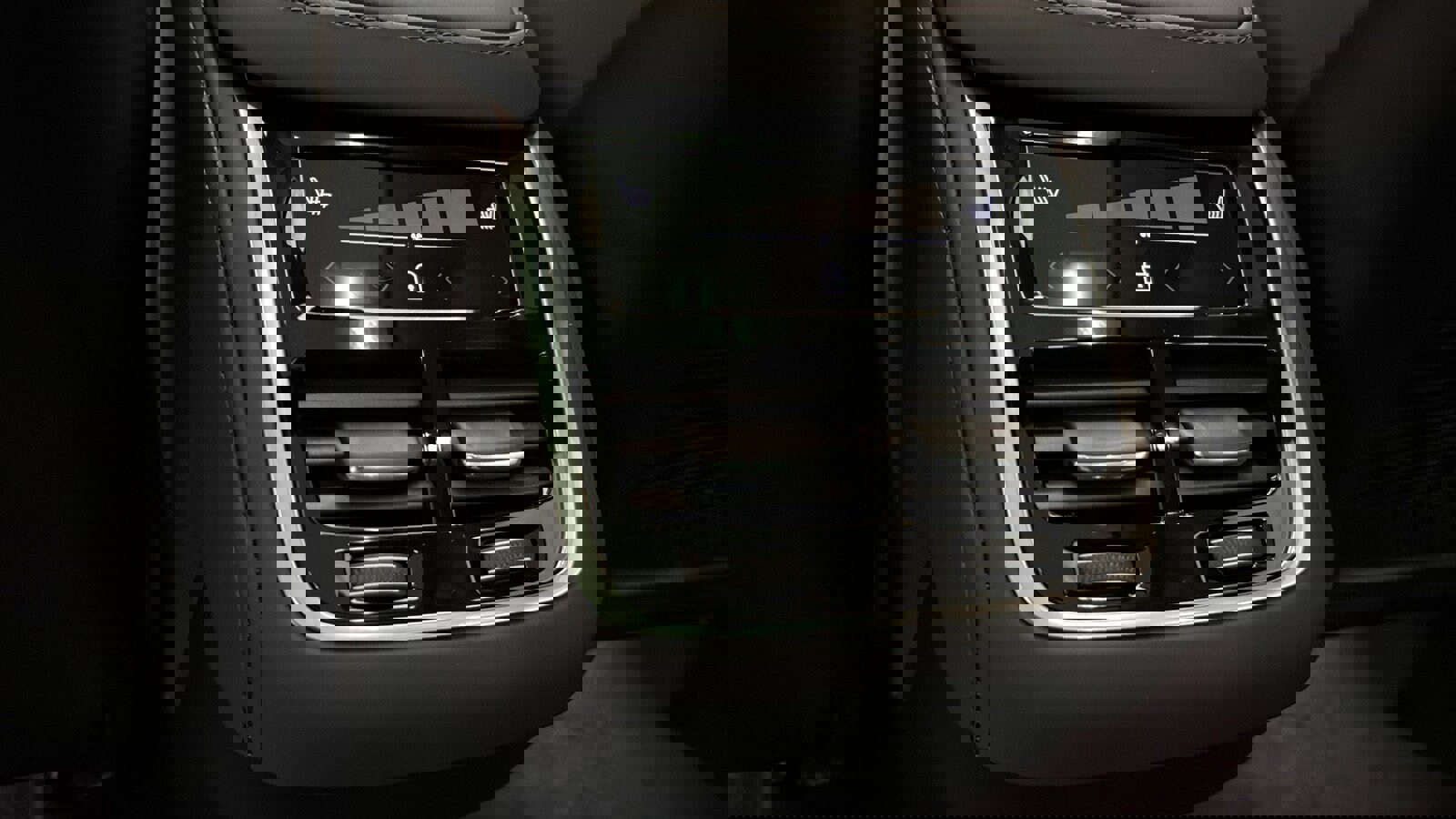 Used 2026 Volvo XC90 B6 Plus w/ Protection Package Premier image 28