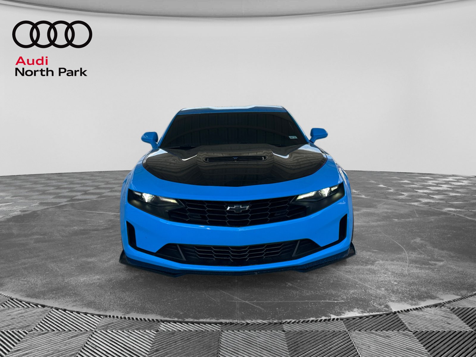 Used 2023 Chevrolet Camaro LT w/ Technology Package RWD image 8