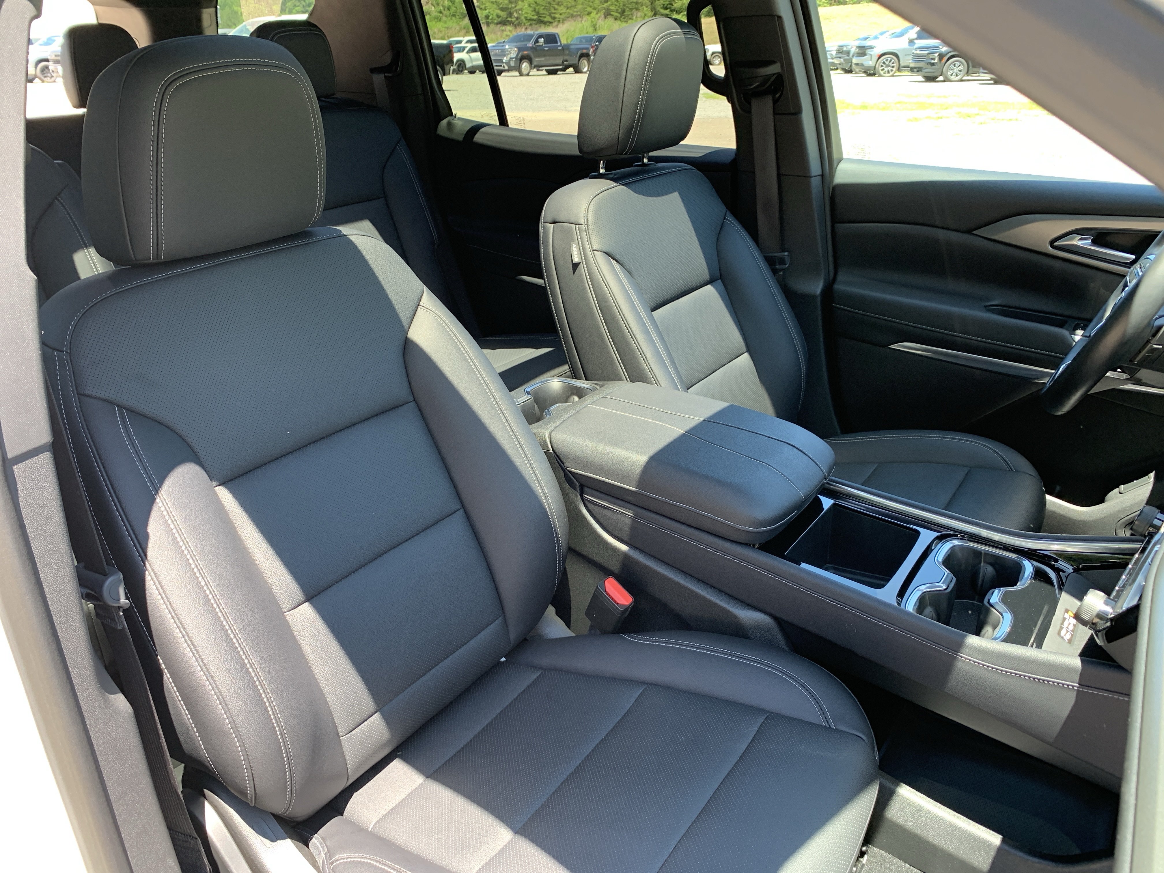 Used 2025 Chevrolet Traverse LT w/ Sun and Wheel Package FWD image 35