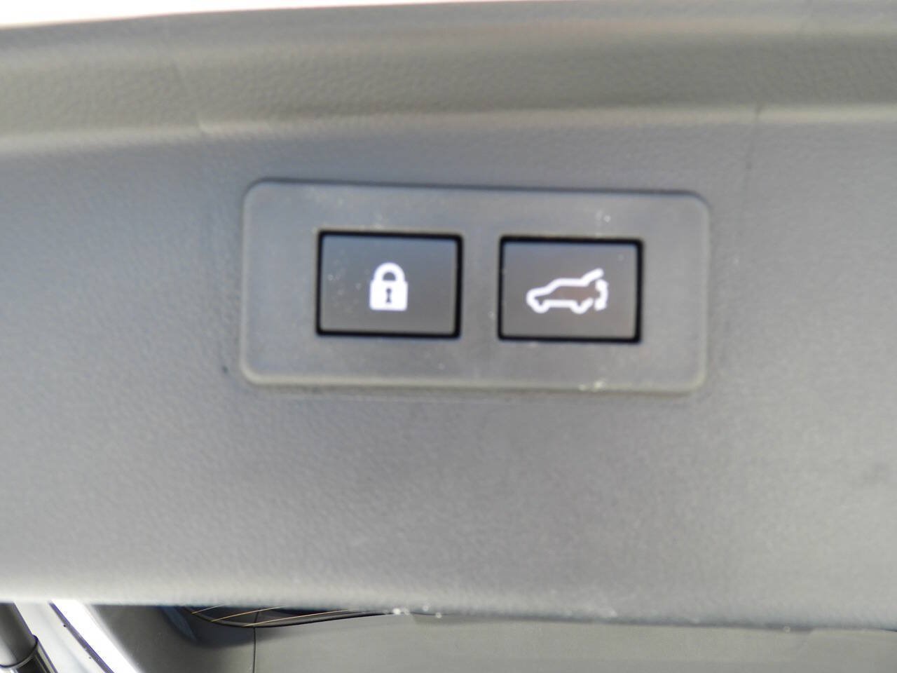 Used 2025 Subaru Outback Limited AWD/4WD image 35
