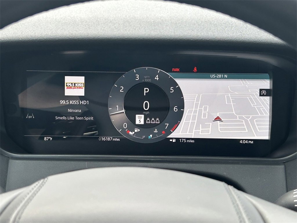 Used 2025 Land Rover Range Rover Velar Dynamic SE image 37