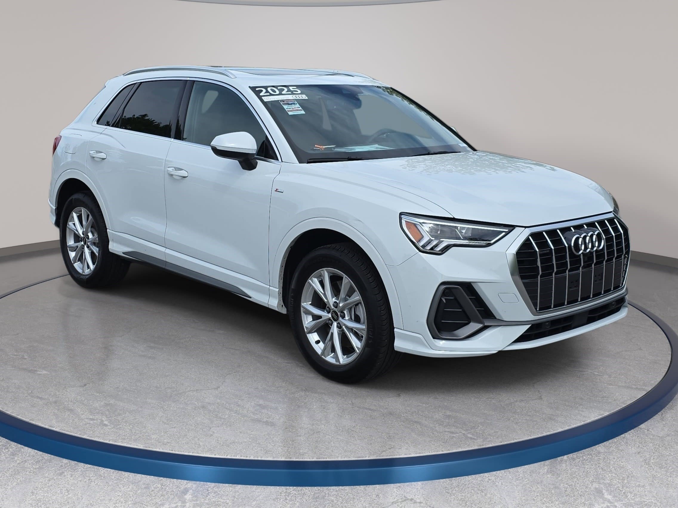 Certified 2025 Audi Q3 2.0T Premium Plus w/ Premium Plus Package image 3