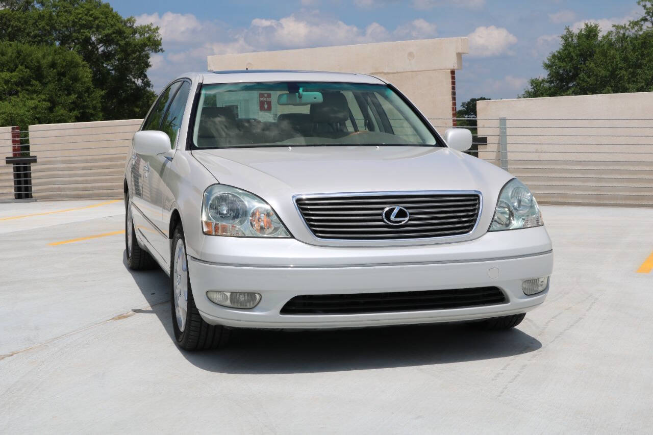 Used 2001 Lexus LS 430 RWD image 9