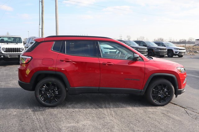 New 2026 Jeep Compass Latitude image 3