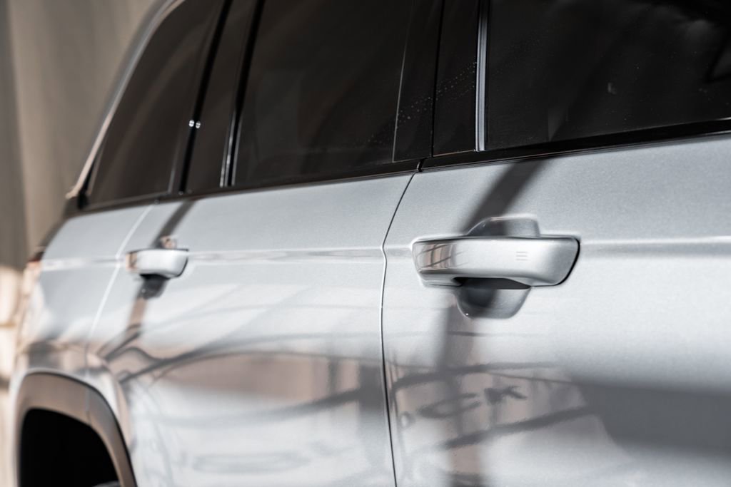 New 2025 Jeep Grand Cherokee Laredo X w/ Luxury Tech Group I image 15