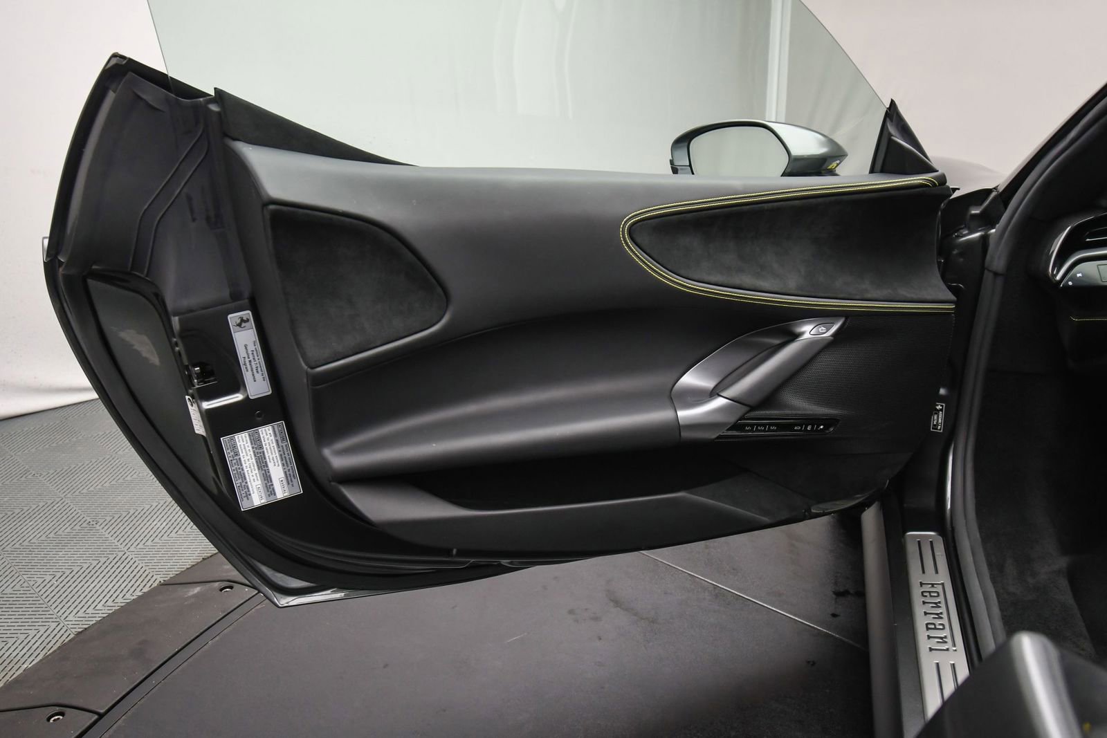 Used 2022 Ferrari SF90 Stradale image 50