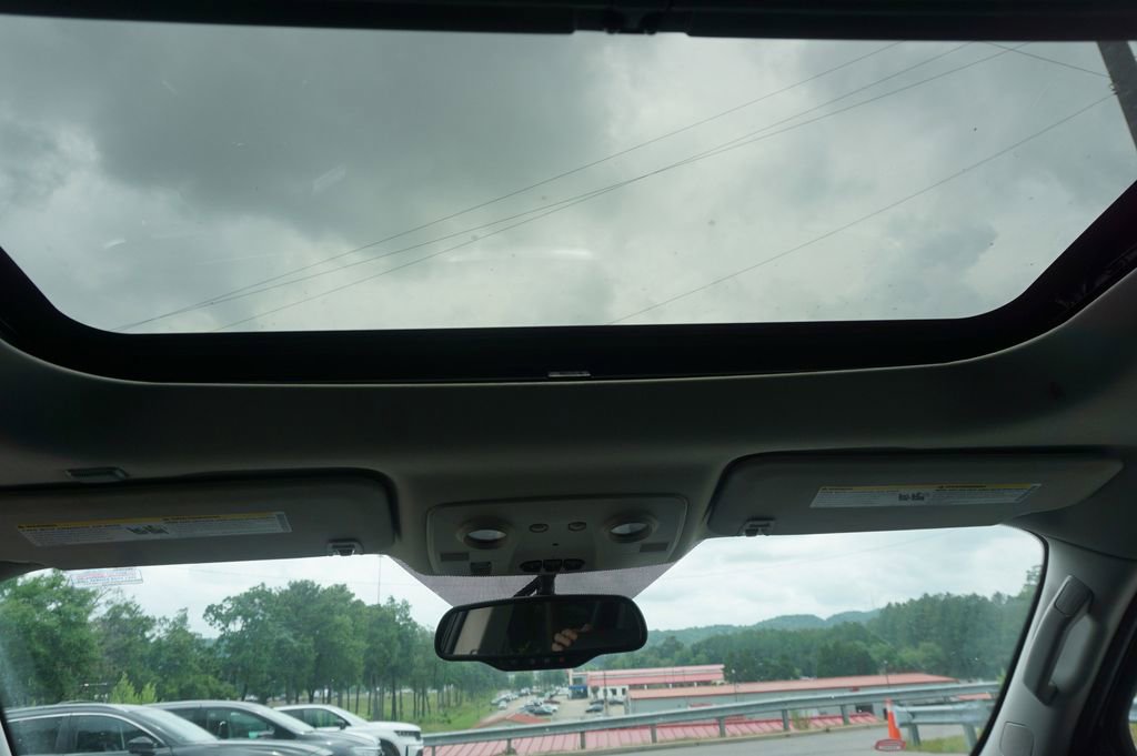 Used 2015 Chevrolet Traverse LT w/ LPO, 'HIT The Road' Package FWD image 13