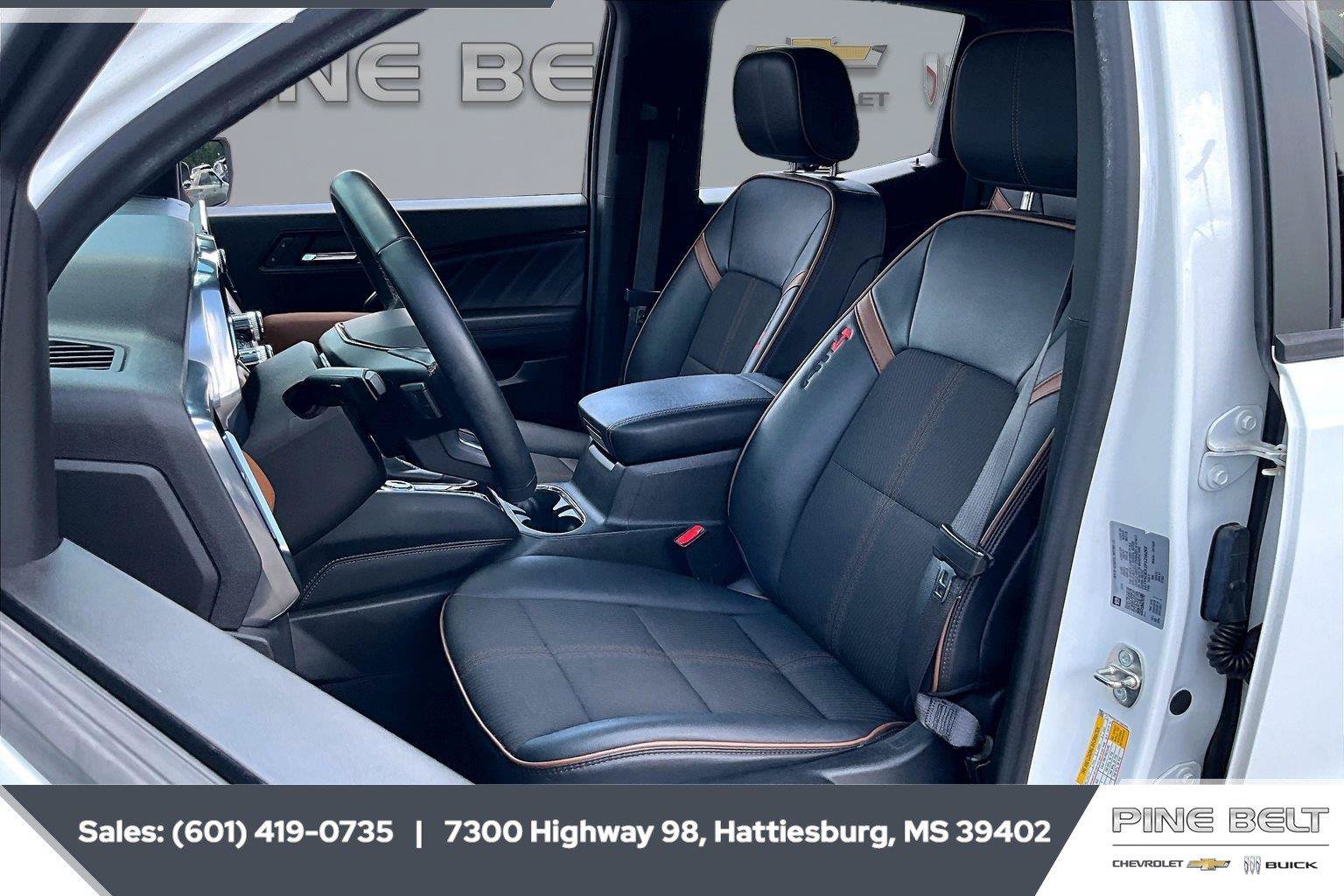 Used 2023 GMC Canyon AT4 w/ Technology Package AWD/4WD image 18