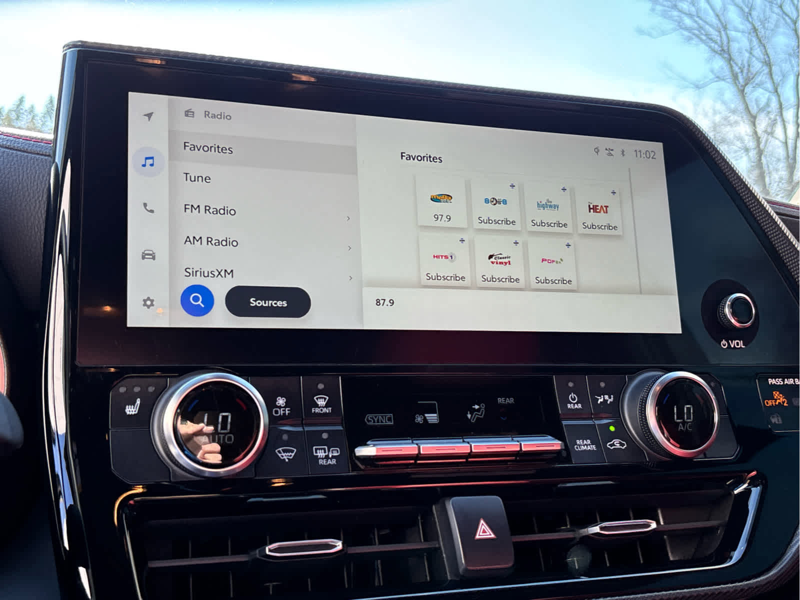 Used 2023 Toyota Highlander XSE AWD/4WD image 18