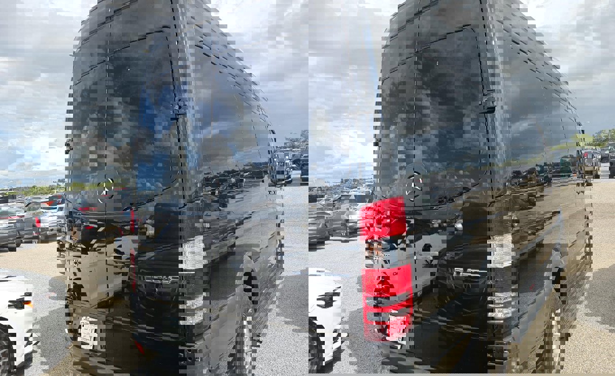 Used 2014 Mercedes-Benz Sprinter 2500 image 11