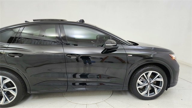 Used 2025 Audi Q4 e-tron Premium w/ Convenience Package image 8