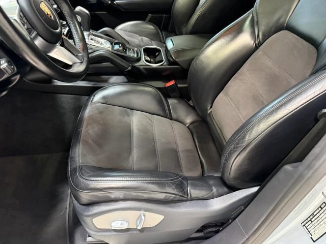 Used 2017 Porsche Cayenne Platinum Edition AWD/4WD image 22