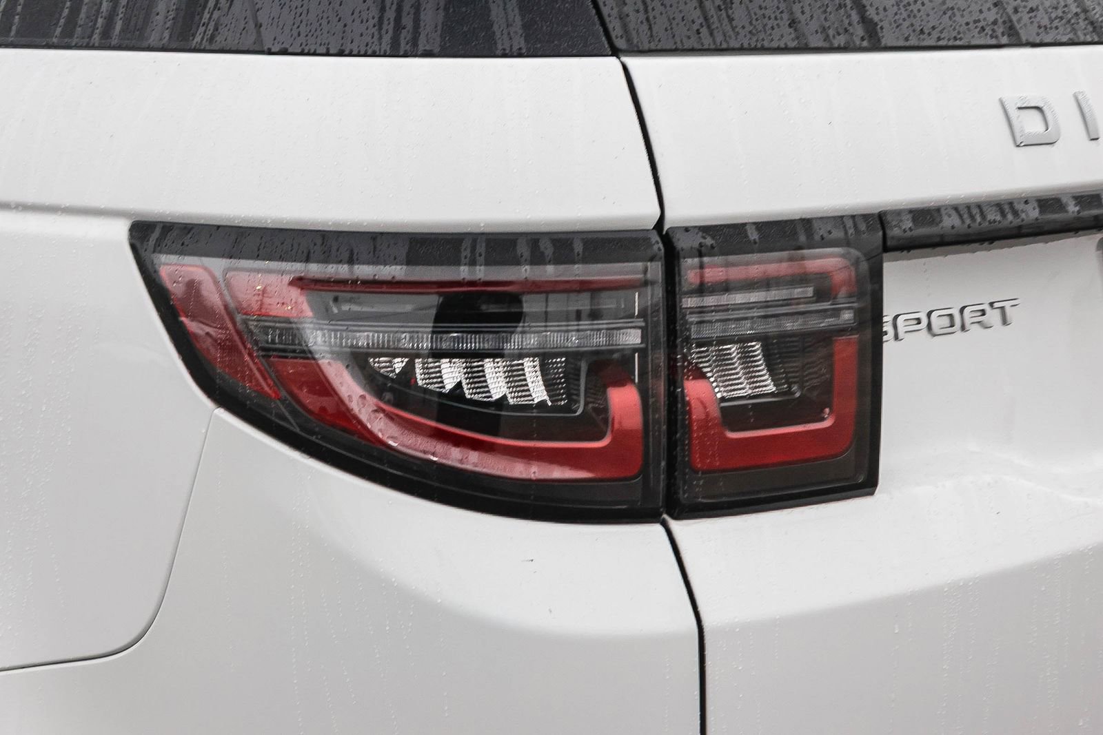 Used 2025 Land Rover Discovery Sport S image 11