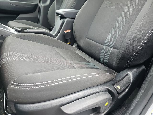 Used 2023 Hyundai Venue SEL image 16