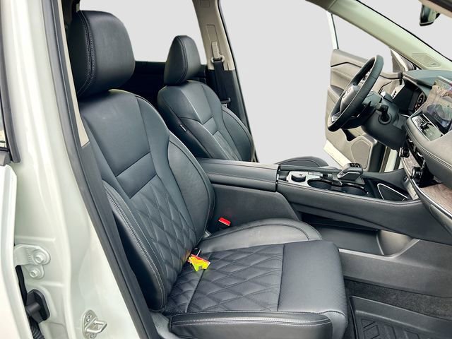 Certified 2026 Nissan Rogue Platinum w/ Tech Package AWD/4WD image 26