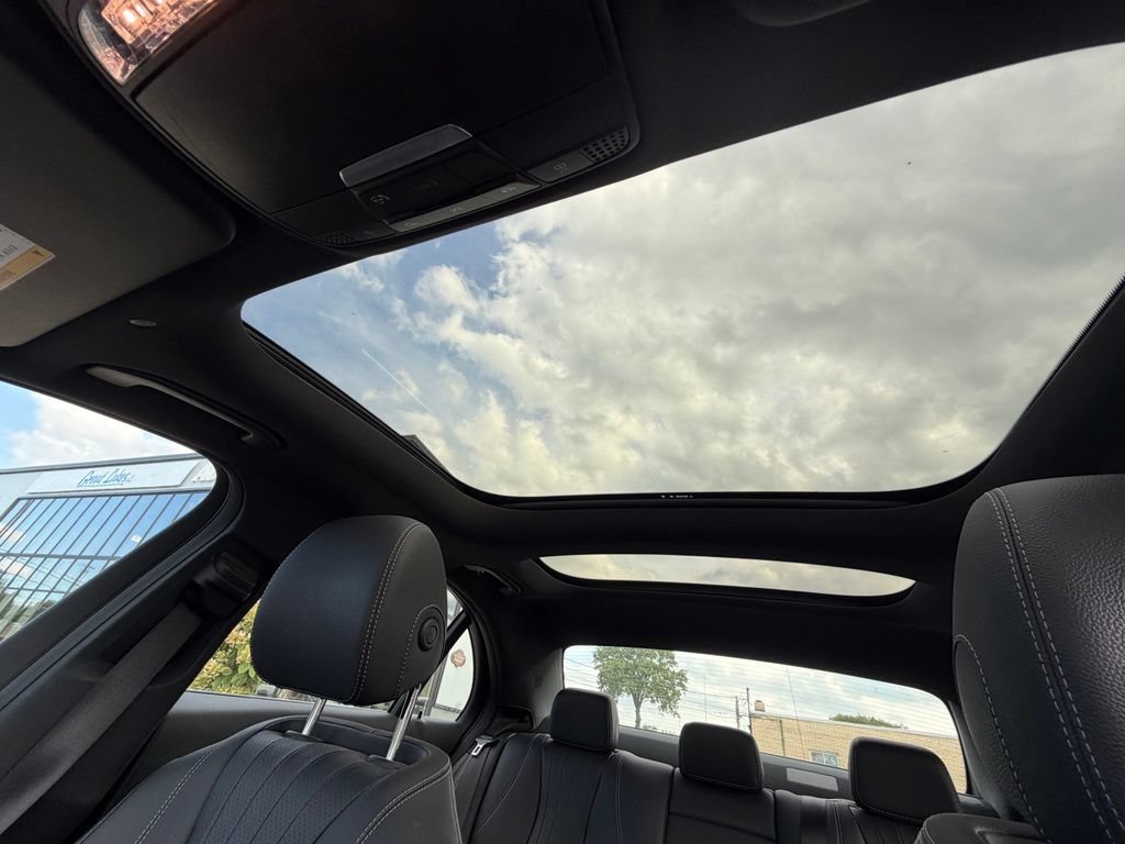 Used 2019 Mercedes-Benz E 300 4MATIC image 10