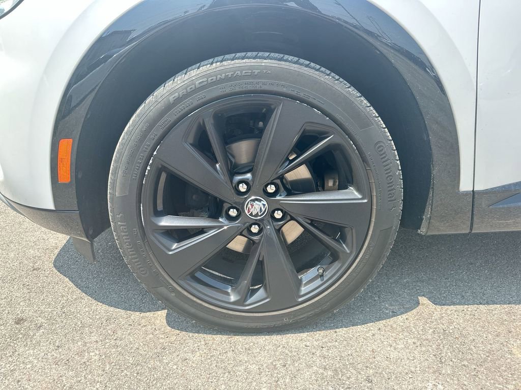 Used 2023 Buick Envision Essence w/ Sport Touring Package image 39