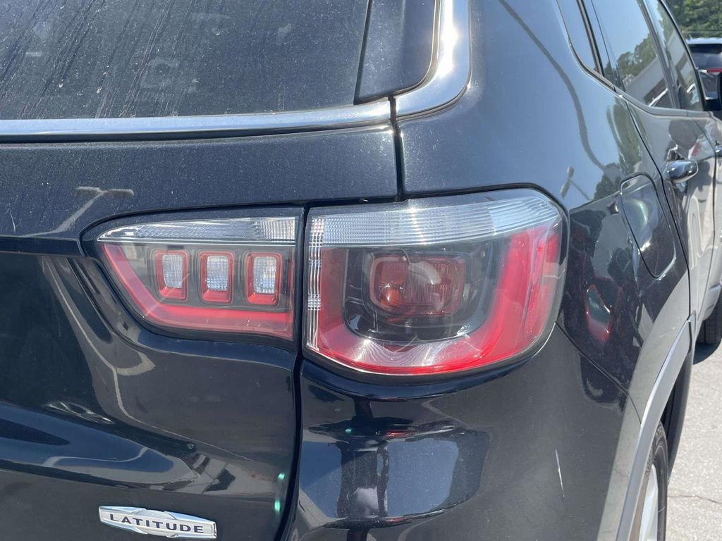 Used 2018 Jeep Compass Latitude w/ Popular Equipment Group FWD image 21