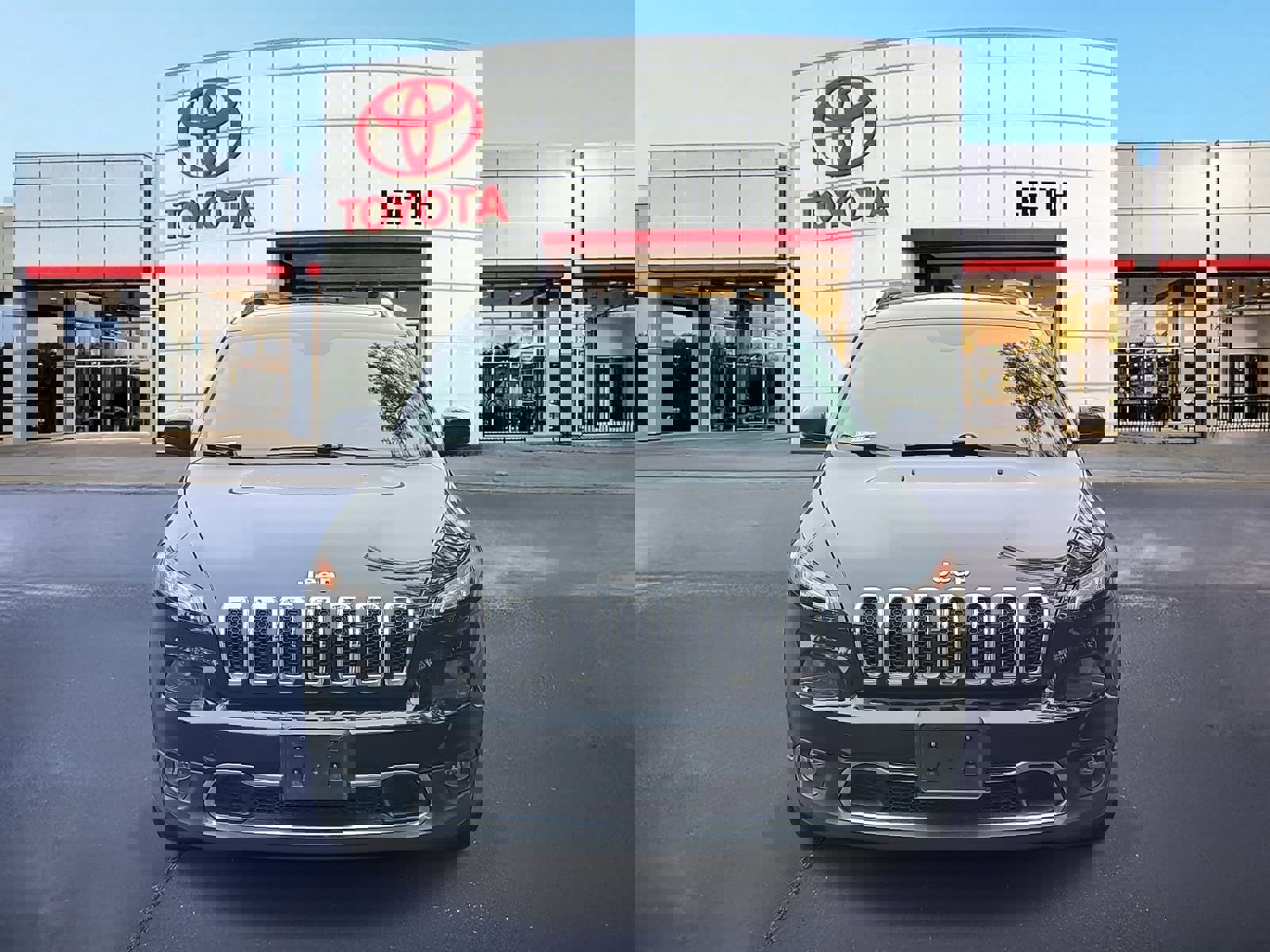 Used 2014 Jeep Cherokee Limited image 2