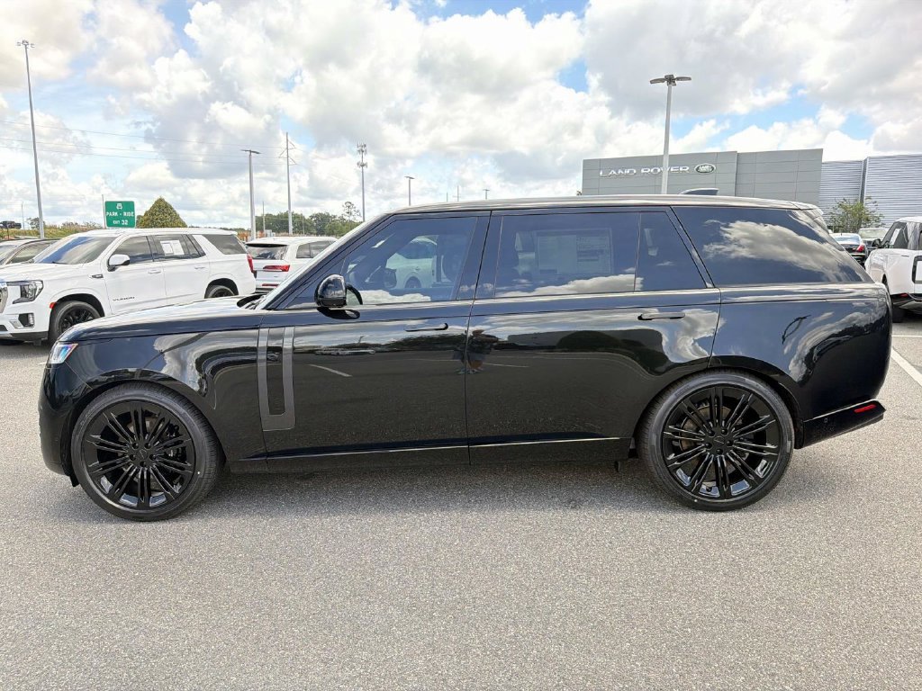 New 2026 Land Rover Range Rover Long Wheelbase SE AWD/4WD image 2