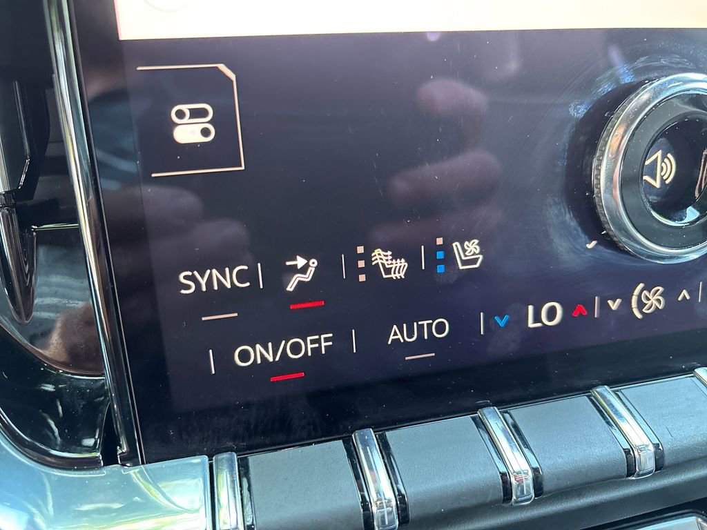 Certified 2025 GMC Yukon XL Denali Ultimate AWD/4WD image 27