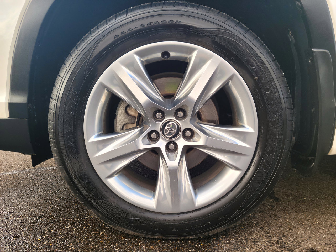 Used 2016 Toyota Highlander Limited image 29