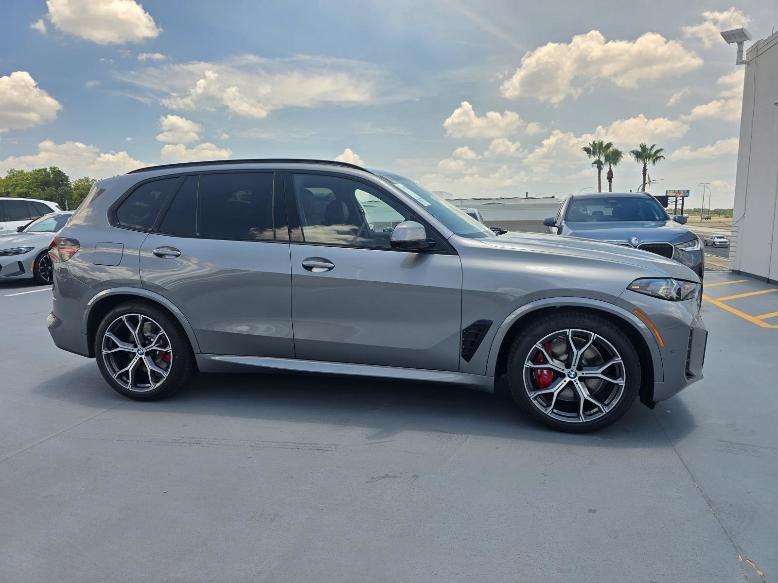 New 2026 BMW X5 xDrive50e w/ M Sport Package AWD/4WD image 25