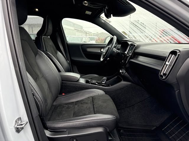 Used 2021 Volvo XC40 T5 R-Design w/ Protection Package Premier AWD/4WD image 10