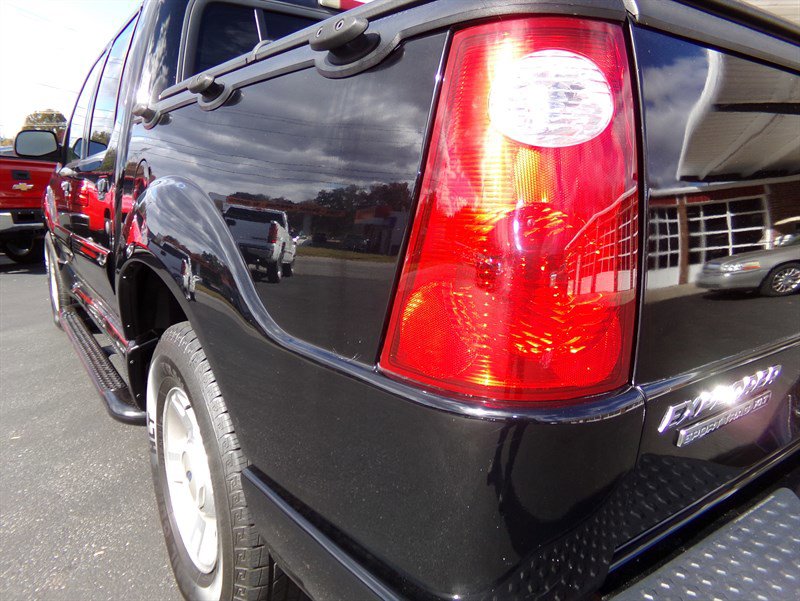 Used 2004 Ford Explorer Sport Trac XLT AWD/4WD image 13