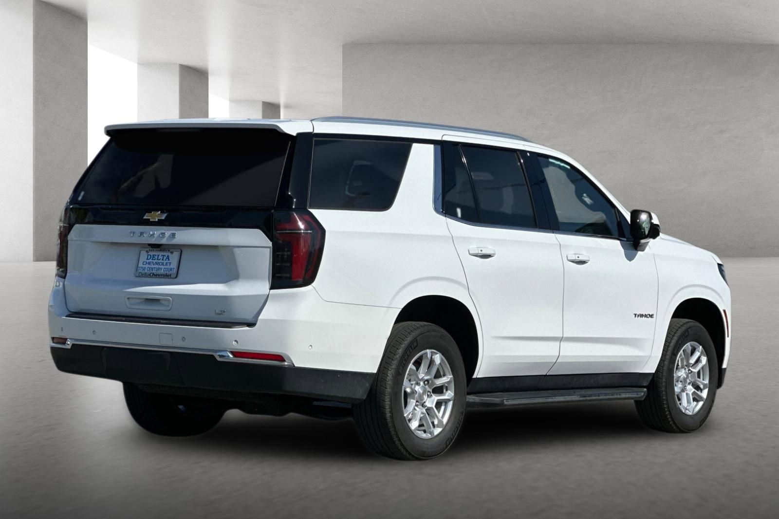 Used 2025 Chevrolet Tahoe LT AWD/4WD image 4