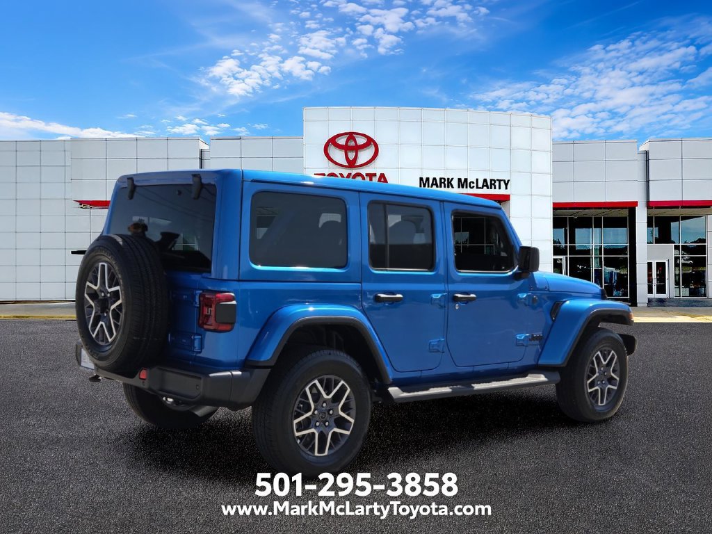 Used 2025 Jeep Wrangler Unlimited Sahara AWD/4WD image 5