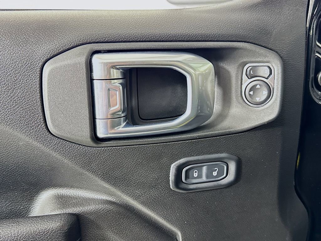 Used 2023 Jeep Wrangler Unlimited w/ Cold Weather Group image 16