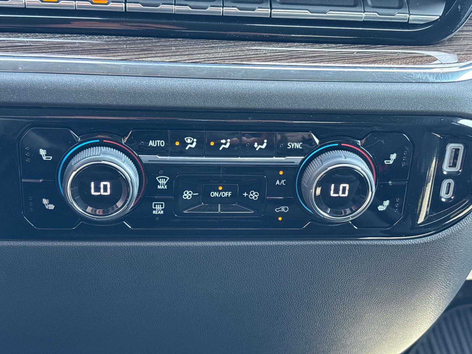 Used 2024 Chevrolet Silverado 1500 LT image 20