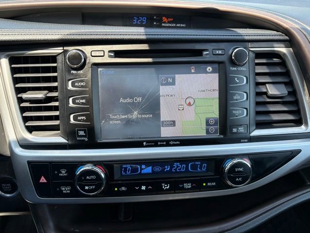 Used 2018 Toyota Highlander Limited AWD/4WD image 30