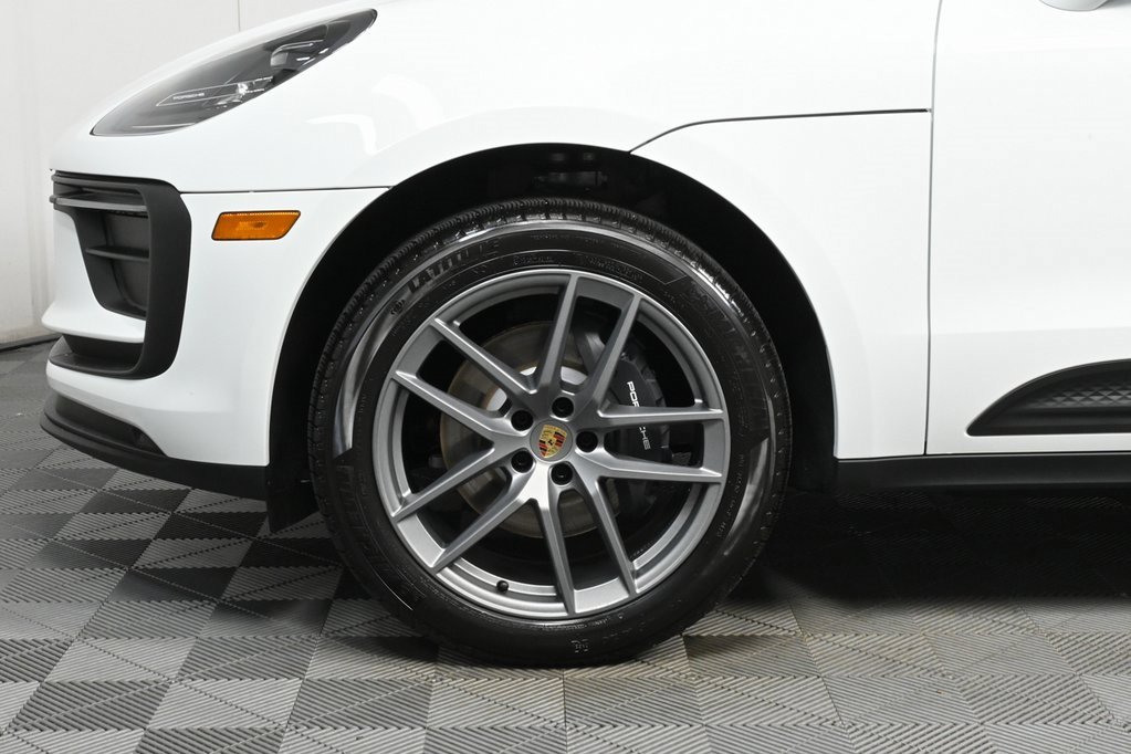 Certified 2025 Porsche Macan image 29
